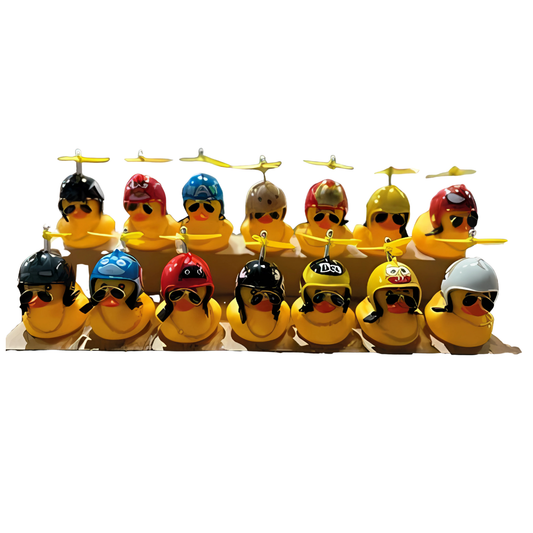 Pato de Hule con Casco Decorativo